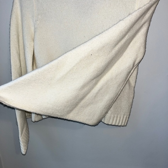 Moth White Keyhole Mock Neck Batwing Sweater - Picture 3 of 10